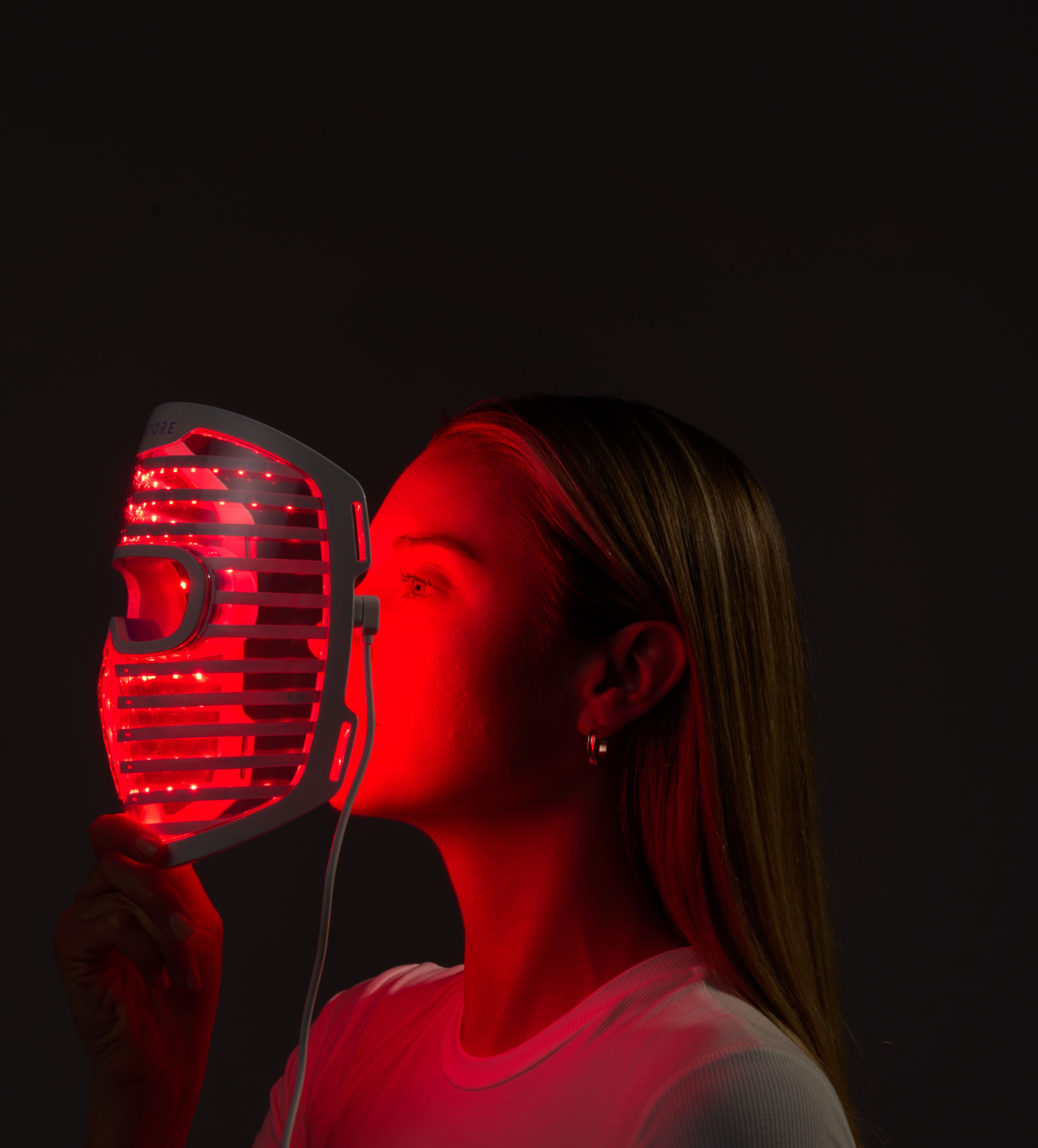 iRESTORE Essential + Illumina Face Mask Bundle - Image 4